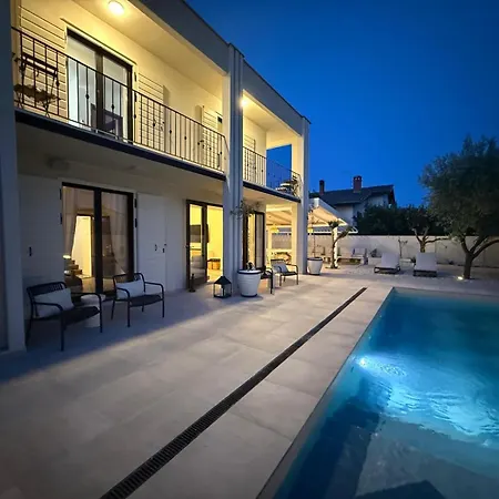 Casa Estilo Deco - Luxury With Saltwater Pool