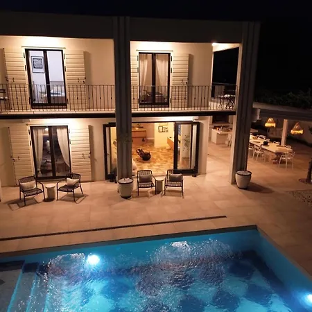 Villa Casa Estilo Deco