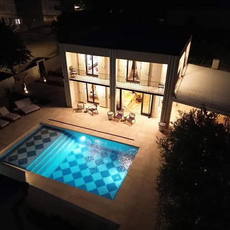 Casa Estilo Deco Biograd Na Moru