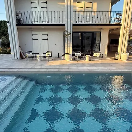 Casa Estilo Deco - Luxury With Saltwater Pool